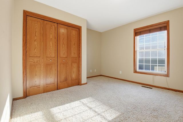 321 15th Avenue NW, Willmar, MN 56201