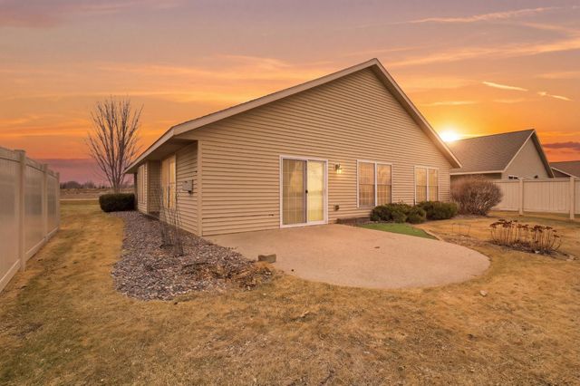 321 15th Avenue NW, Willmar, MN 56201