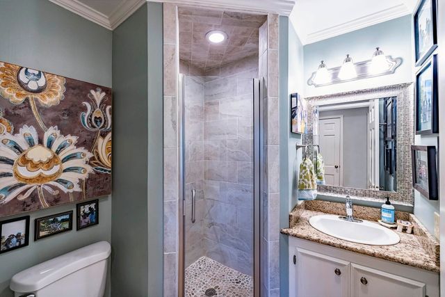 305 Oak Alley Dr, Houma, LA 70360