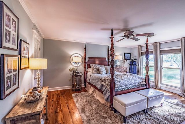 305 Oak Alley Dr, Houma, LA 70360