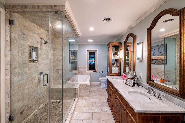 305 Oak Alley Dr, Houma, LA 70360