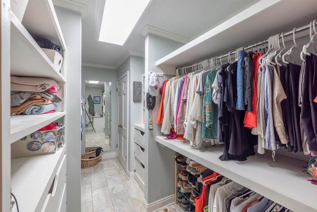 305 Oak Alley Dr, Houma, LA 70360