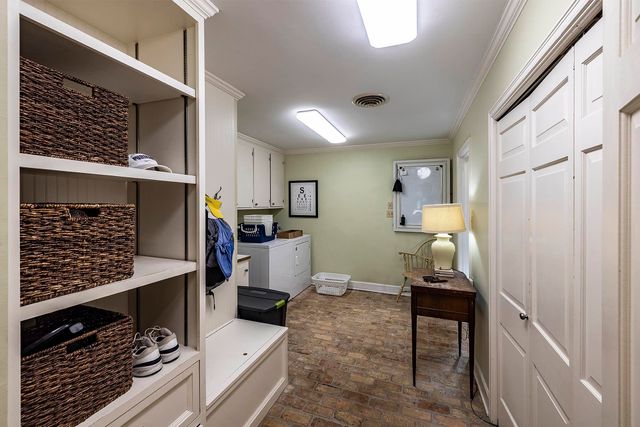 305 Oak Alley Dr, Houma, LA 70360