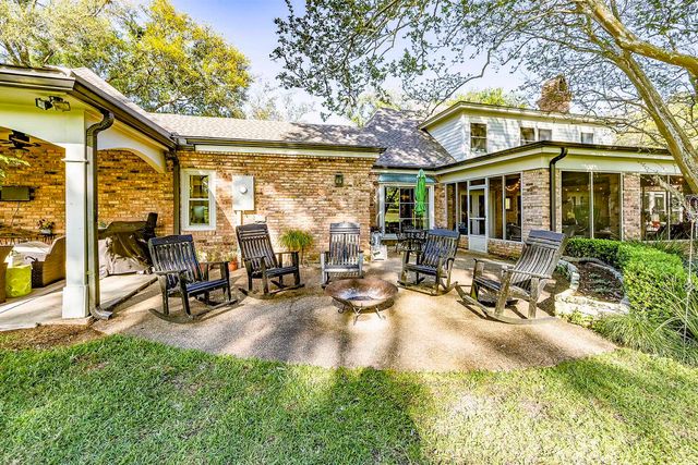 305 Oak Alley Dr, Houma, LA 70360