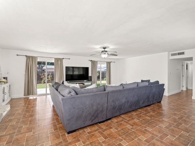 4535 N Laureen Avenue, Fresno, CA 93726