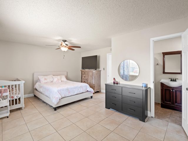 4535 N Laureen Avenue, Fresno, CA 93726