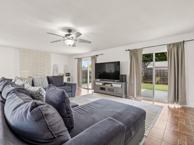 4535 N Laureen Avenue, Fresno, CA 93726