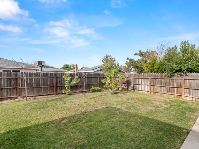 4535 N Laureen Avenue, Fresno, CA 93726