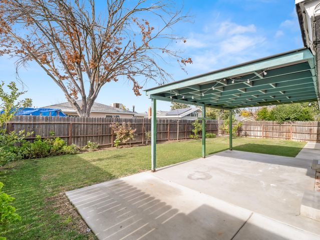 4535 N Laureen Avenue, Fresno, CA 93726
