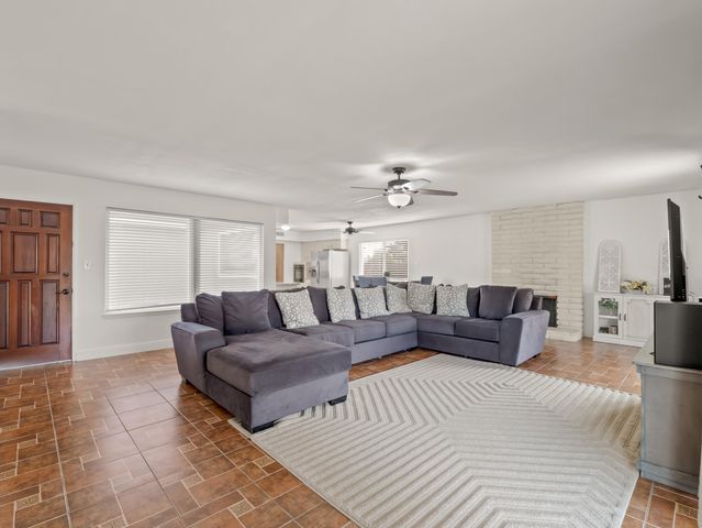 4535 N Laureen Avenue, Fresno, CA 93726