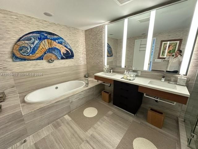1 Collins Avenue 602, Miami Beach, FL 33139
