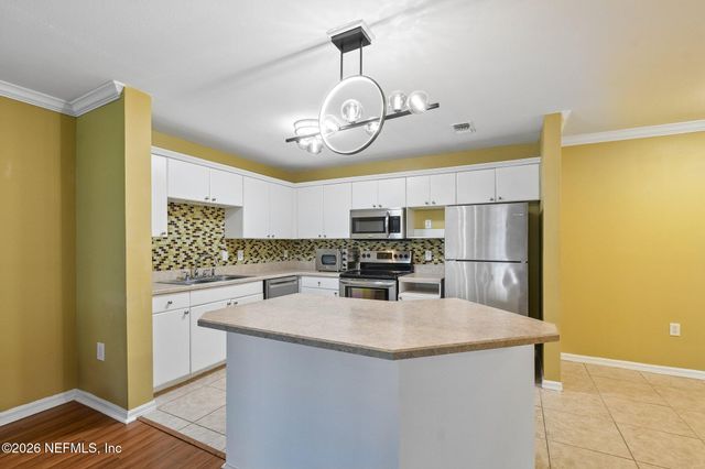 3591 KERNAN Boulevard S 208, Jacksonville, FL 32224