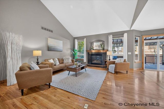 7512 ROBIN DR, Cheyenne, WY 82009