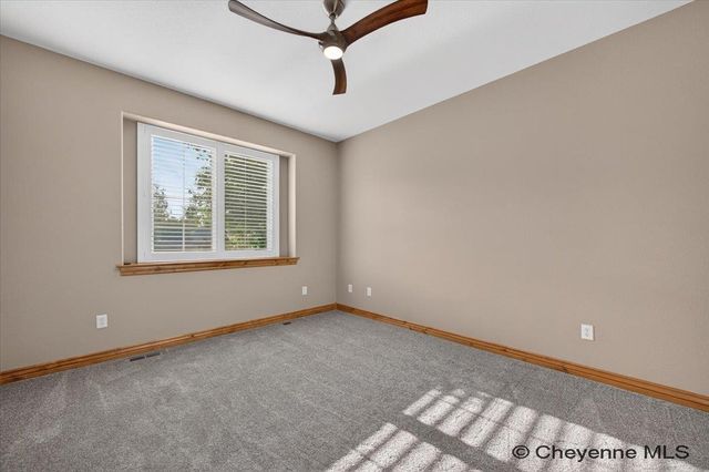 7512 ROBIN DR, Cheyenne, WY 82009