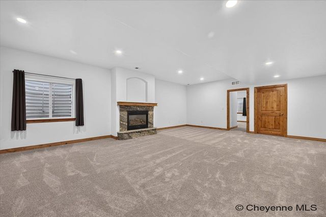 7512 ROBIN DR, Cheyenne, WY 82009