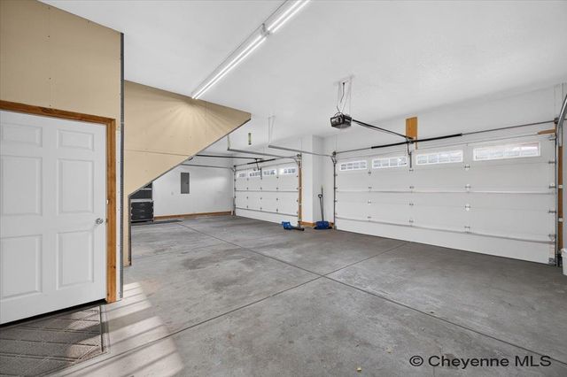 7512 ROBIN DR, Cheyenne, WY 82009