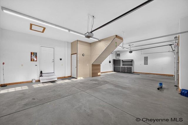 7512 ROBIN DR, Cheyenne, WY 82009