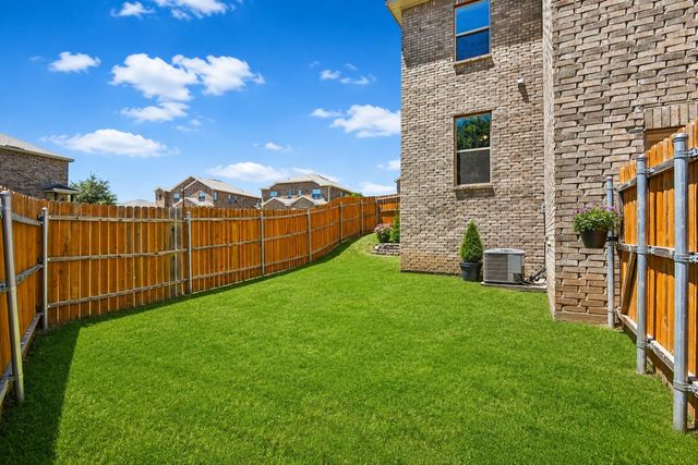 1970 Timber Oaks Drive, Garland, TX 75040