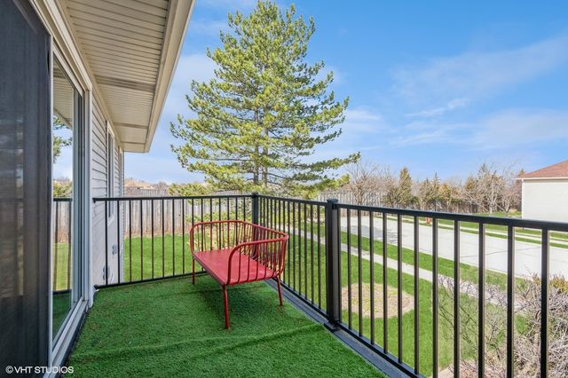 7010 Brighton Court 204, Woodridge, IL 60517