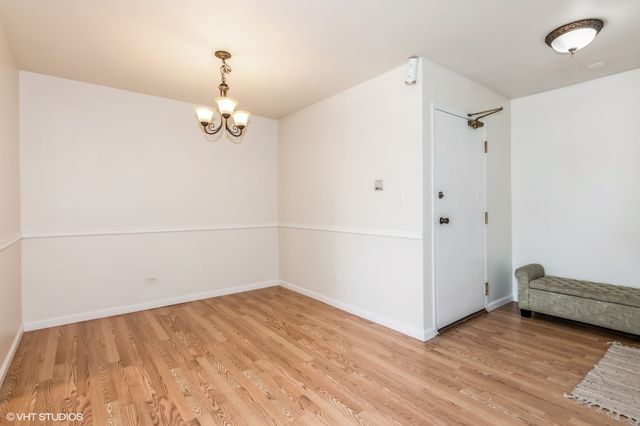 7010 Brighton Court 204, Woodridge, IL 60517