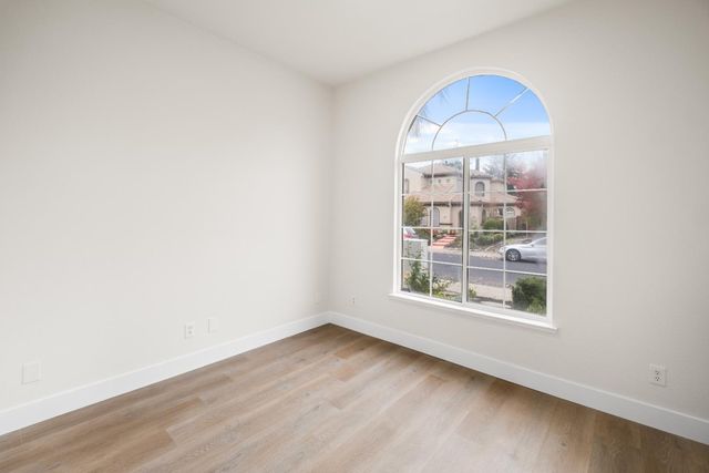 8065 Bauser Ave, Roseville, CA 95747