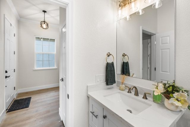 8065 Bauser Ave, Roseville, CA 95747