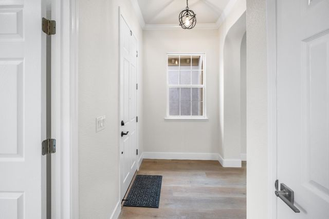 8065 Bauser Ave, Roseville, CA 95747