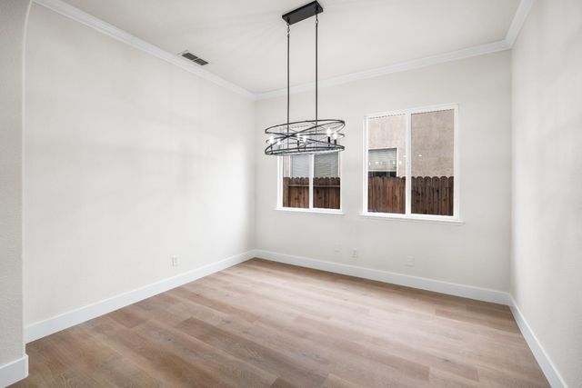 8065 Bauser Ave, Roseville, CA 95747