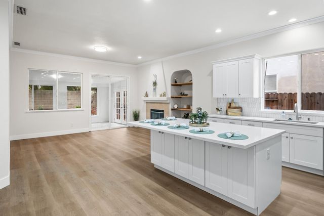 8065 Bauser Ave, Roseville, CA 95747