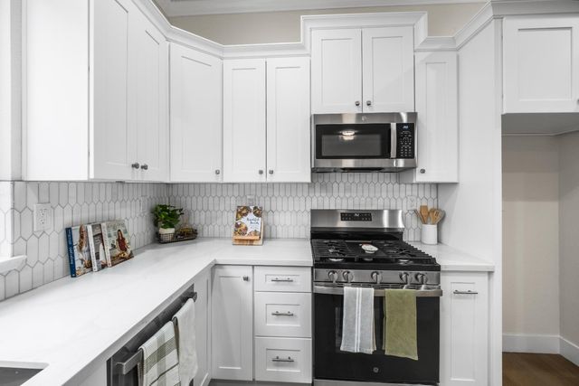 8065 Bauser Ave, Roseville, CA 95747