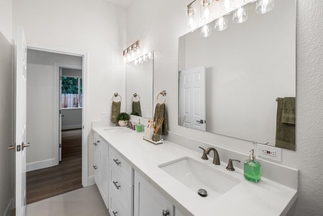 8065 Bauser Ave, Roseville, CA 95747