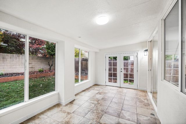 8065 Bauser Ave, Roseville, CA 95747