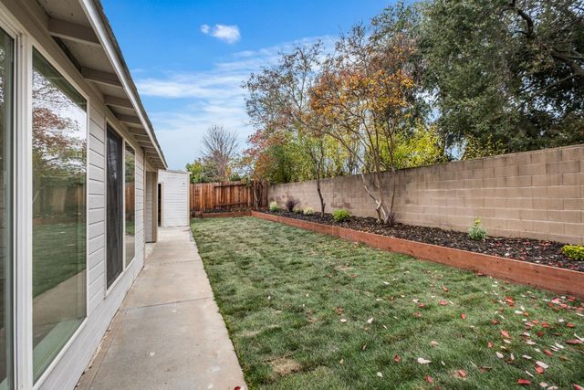 8065 Bauser Ave, Roseville, CA 95747