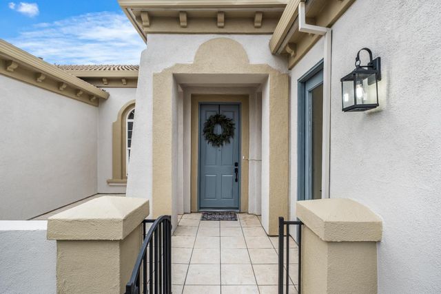 8065 Bauser Ave, Roseville, CA 95747