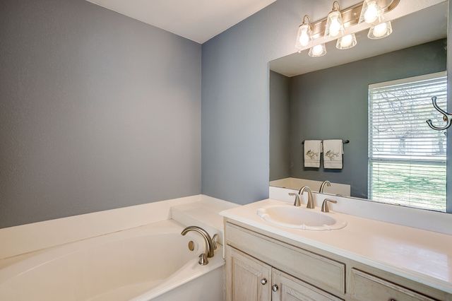 2300 Walter Smith Road, Azle, TX 76020