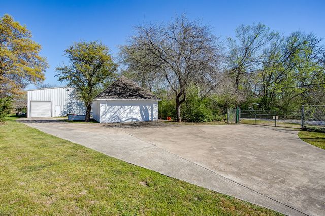 2300 Walter Smith Road, Azle, TX 76020