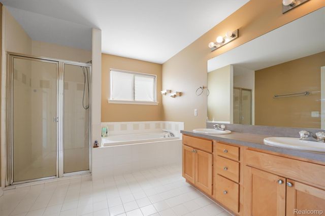 31216 Kingswood Boulevard, Novi, MI 48377