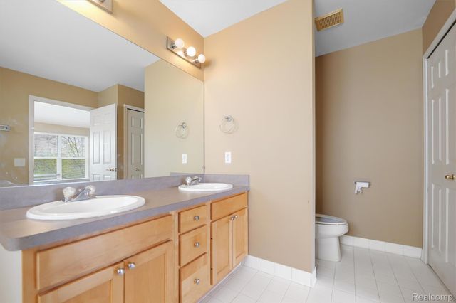 31216 Kingswood Boulevard, Novi, MI 48377