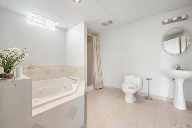 31216 Kingswood Boulevard, Novi, MI 48377