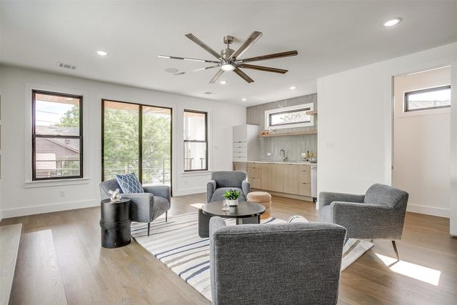 3916 W 5th Street, Fort Worth, TX 76107