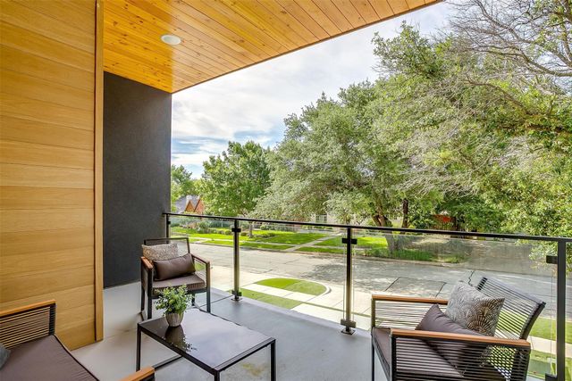 3916 W 5th Street, Fort Worth, TX 76107