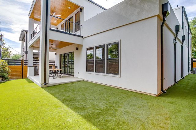 3916 W 5th Street, Fort Worth, TX 76107