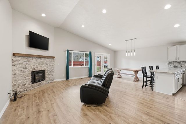 4912 E 8th Ave, Spokane Valley, WA 99212