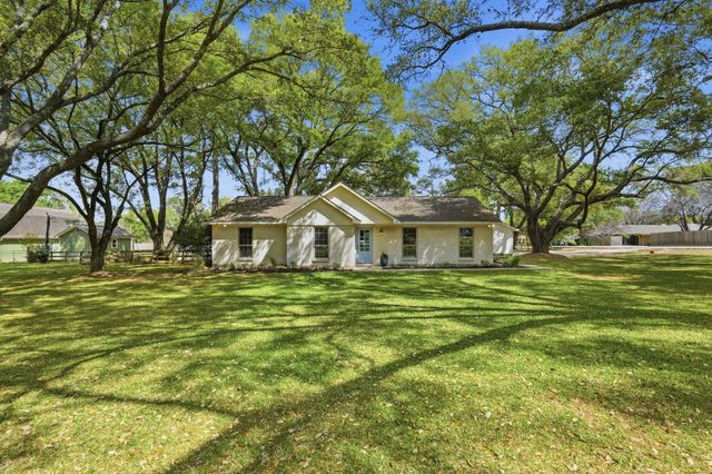 18902 Misty Lane, Tomball, TX 77377