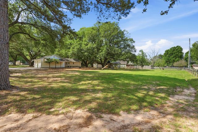 18902 Misty Lane, Tomball, TX 77377