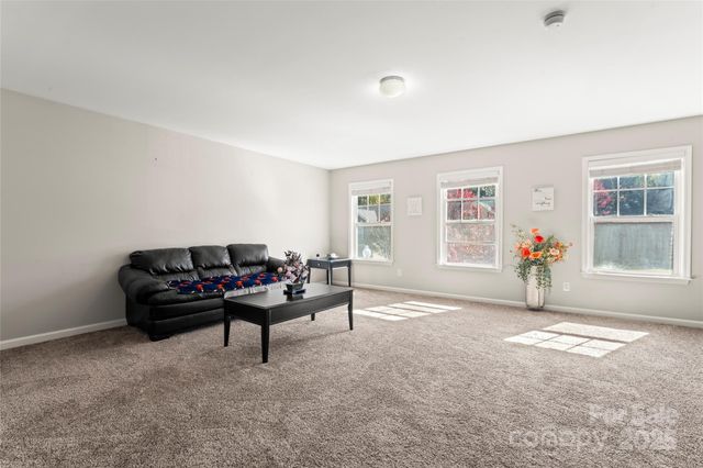 14422 Lake Crossing Drive, Charlotte, NC 28278