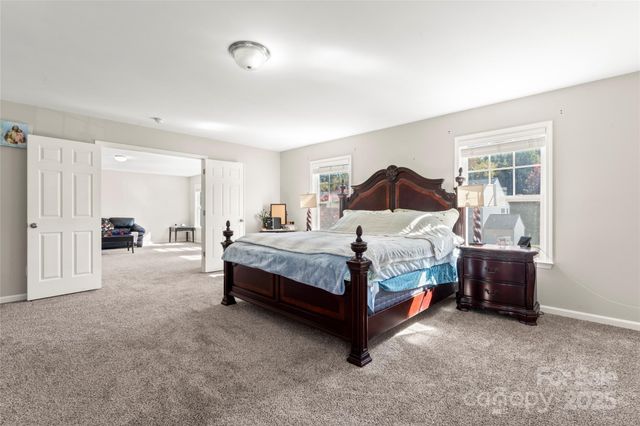 14422 Lake Crossing Drive, Charlotte, NC 28278