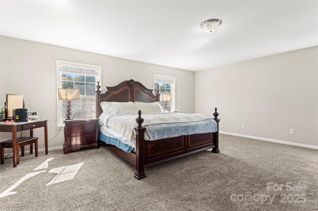 14422 Lake Crossing Drive, Charlotte, NC 28278