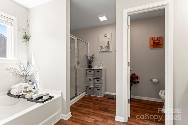 14422 Lake Crossing Drive, Charlotte, NC 28278