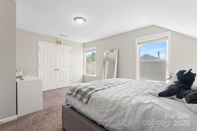 14422 Lake Crossing Drive, Charlotte, NC 28278